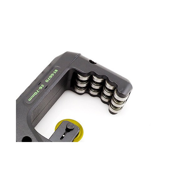 Tagliatubi ST-670S 6–70 mm per HVAC e refrigerazione con design ergonomico.