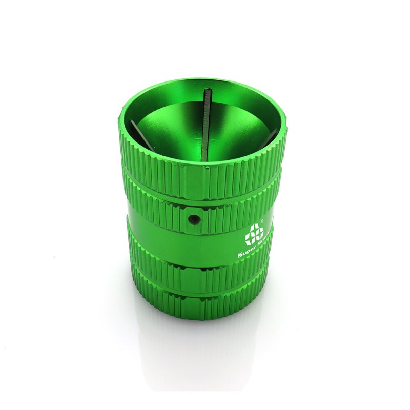 Valvola in alluminio verde per regolazione flusso refrigerante nel sistema HVAC.